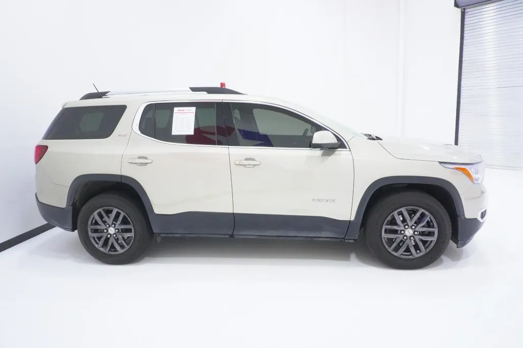 2017 GMC Acadia SLT 2017 GMC Acadia SLT