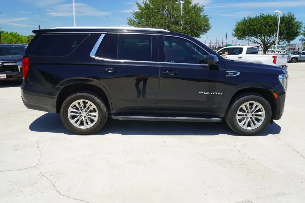 2023 GMC Yukon SLE