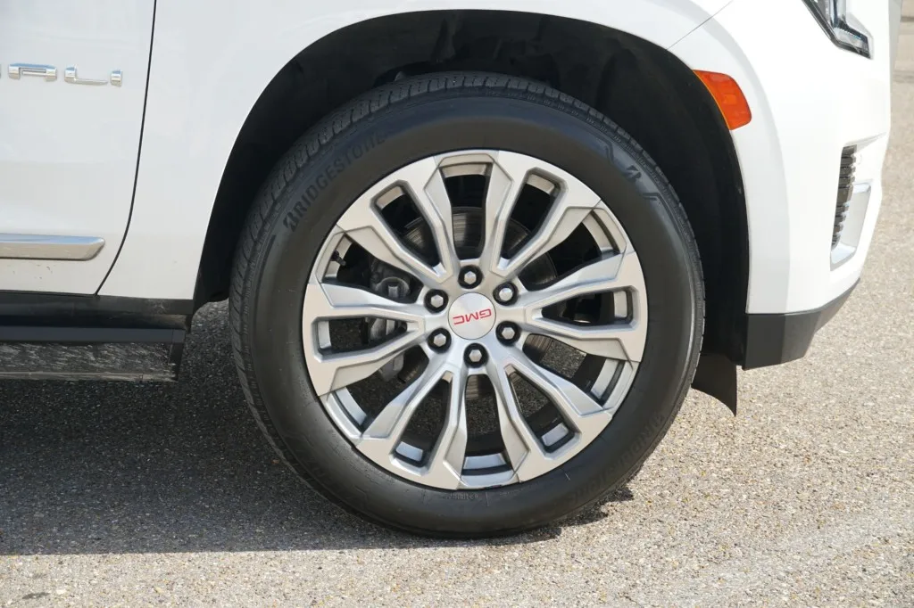 2023 GMC Yukon Denali 2023 GMC Yukon Denali