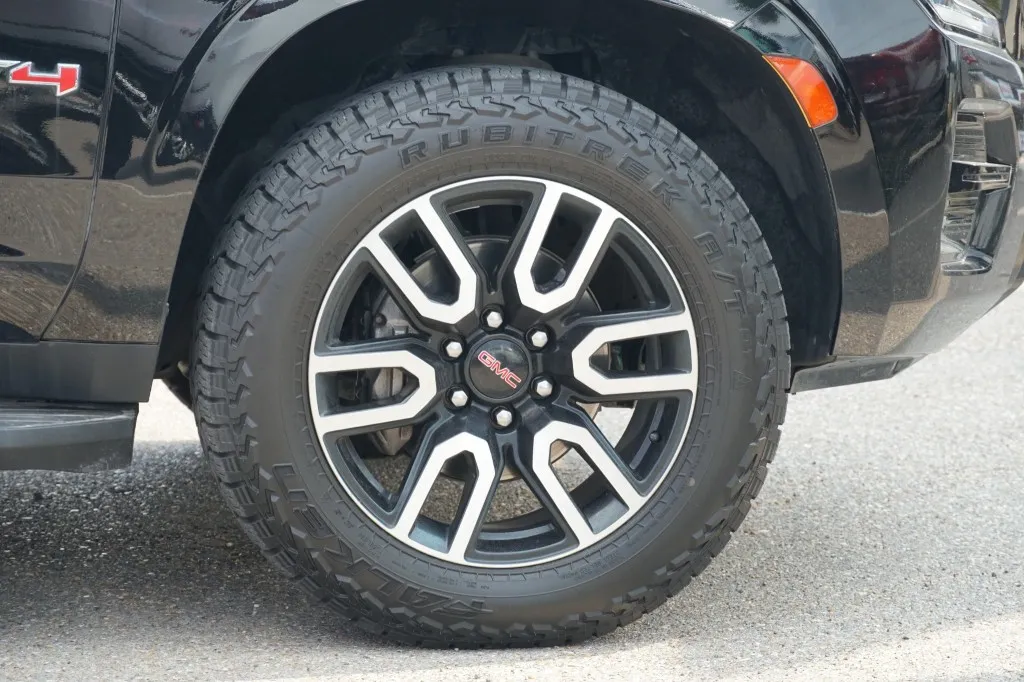 2023 GMC Yukon AT4