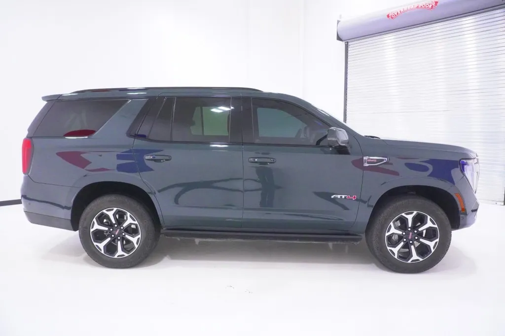 2025 GMC Yukon AT4