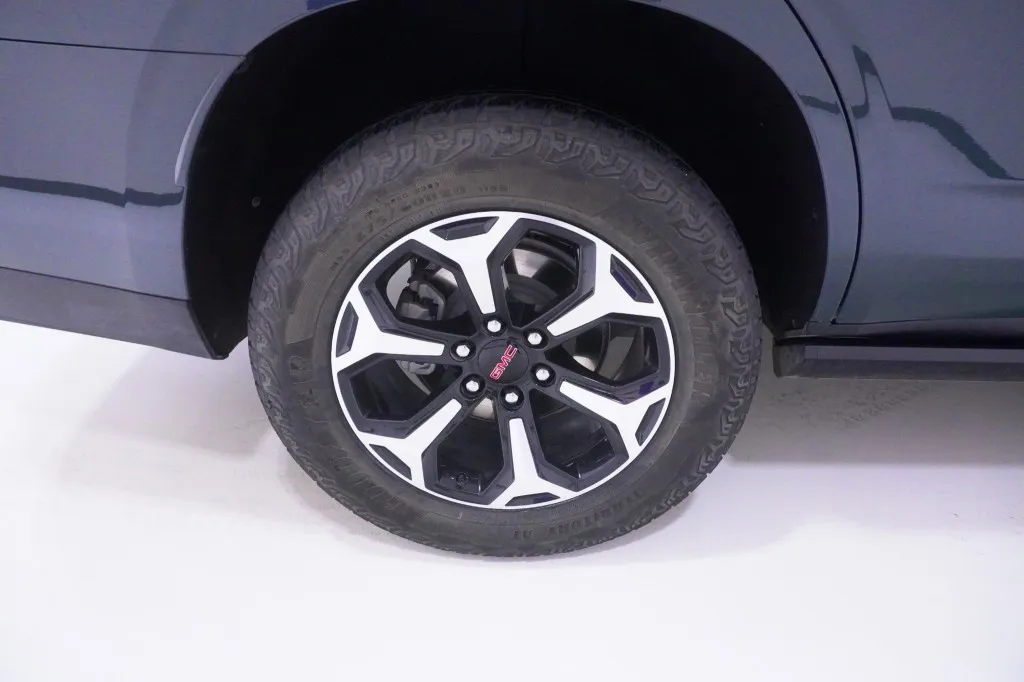 2025 GMC Yukon AT4