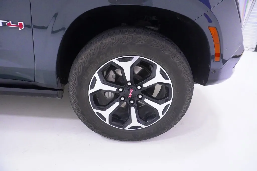 2025 GMC Yukon AT4