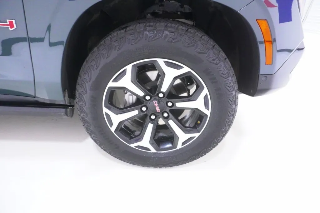2025 GMC Yukon AT4