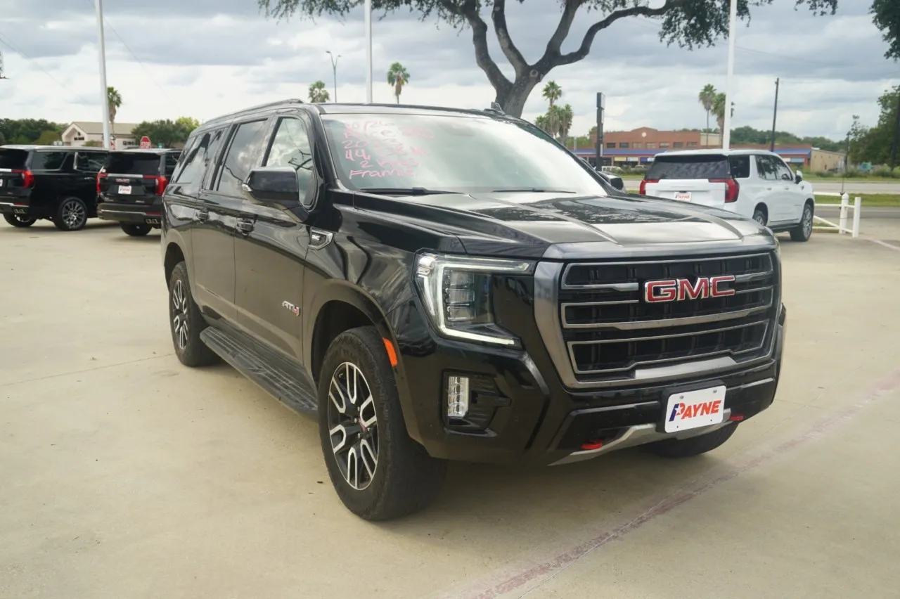 2023 GMC Yukon XL AT4