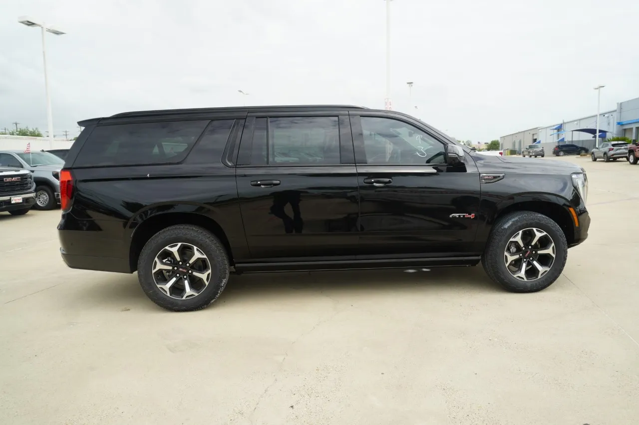 2026 GMC Yukon XL AT4