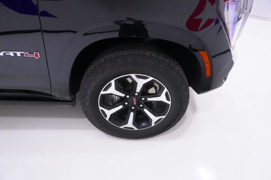 2025 GMC Yukon XL AT4