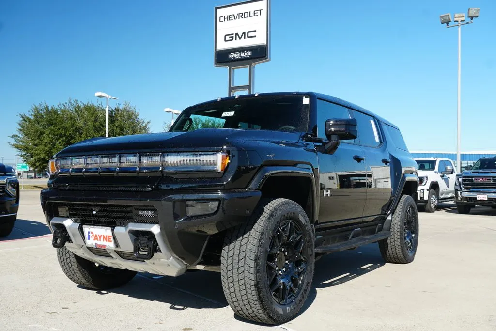 2026 GMC HUMMER EV 2X's photo