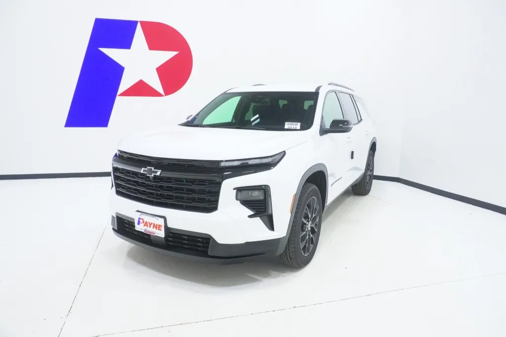 2026 Chevrolet Traverse FWD LT