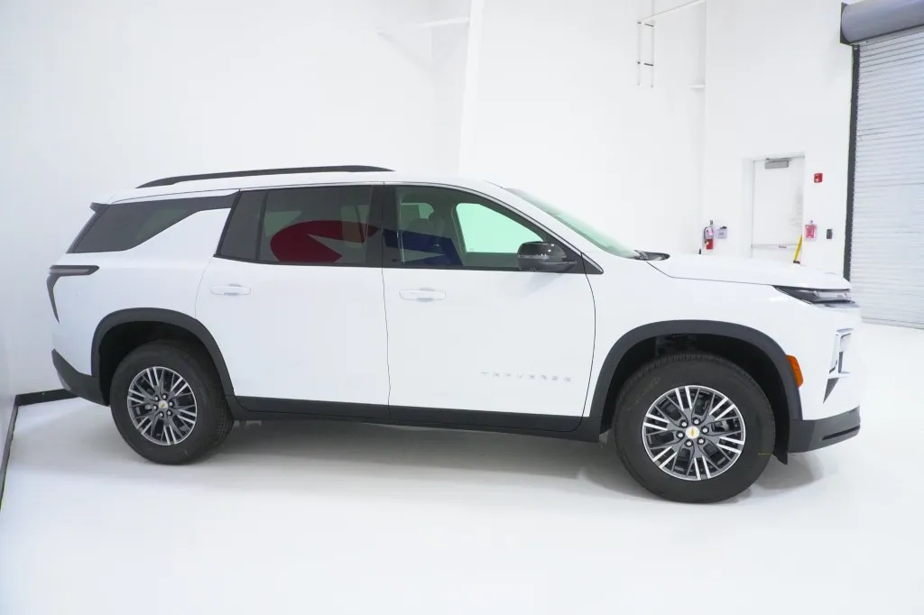 2027 Chevrolet Traverse FWD LT