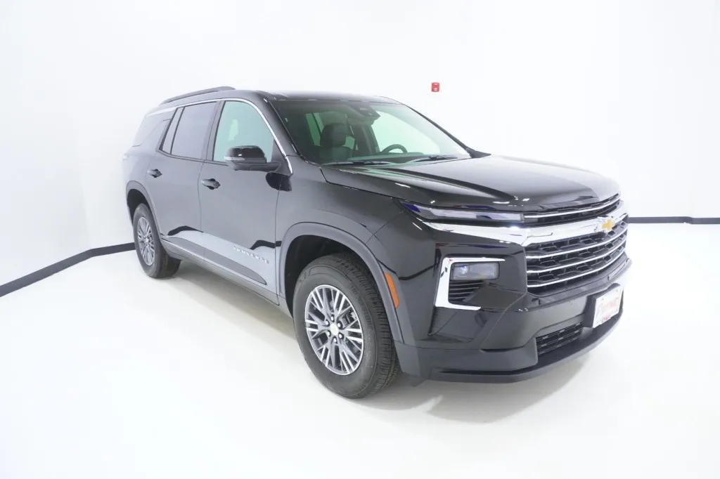 2027 Chevrolet Traverse FWD LT