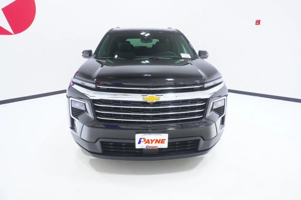 2027 Chevrolet Traverse FWD LT