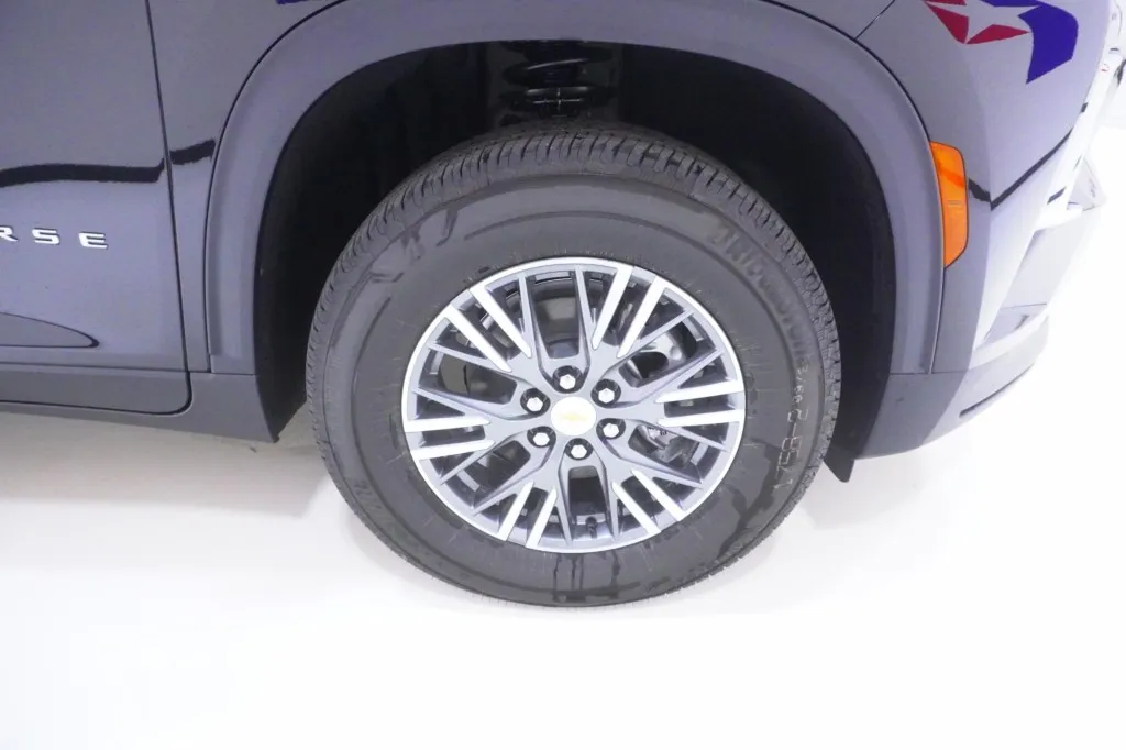 2027 Chevrolet Traverse FWD LT