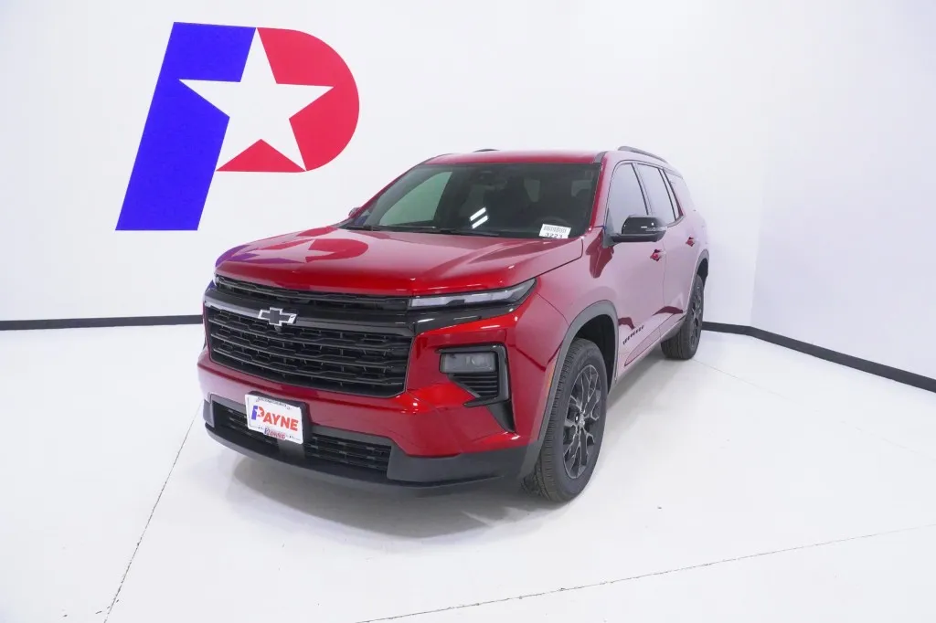 2026 Chevrolet Traverse FWD LT