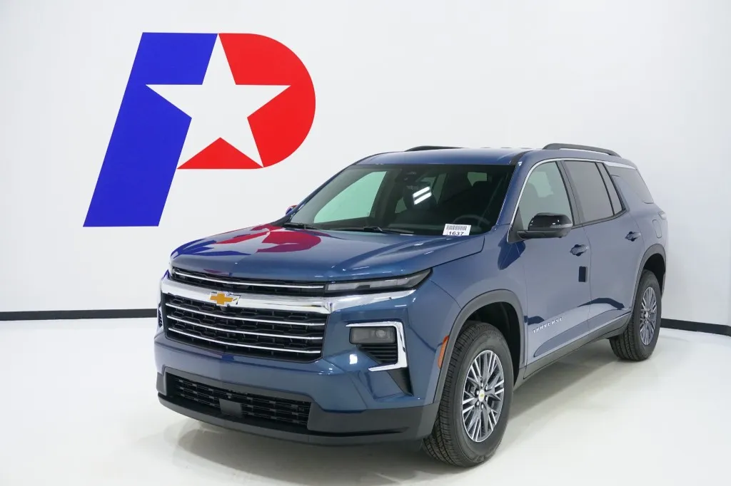 2026 Chevrolet Traverse FWD LT