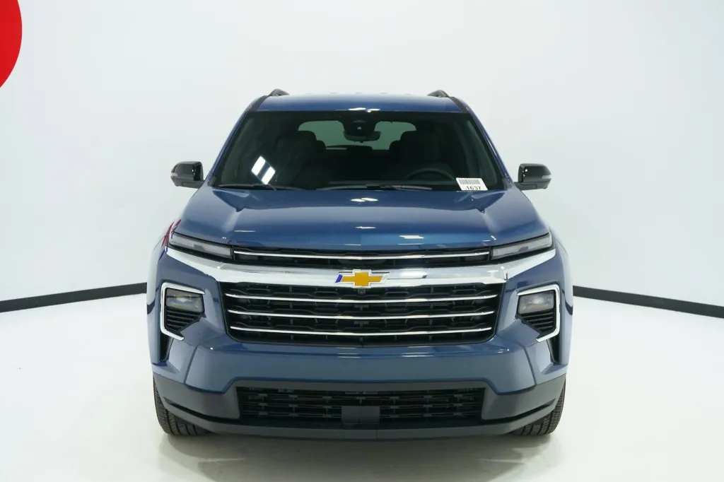 2026 Chevrolet Traverse FWD LT