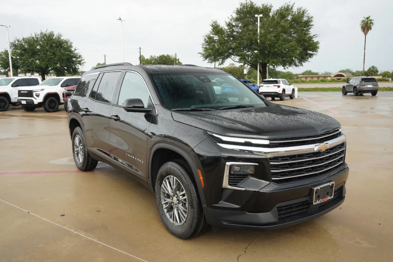 2027 Chevrolet Traverse FWD LT
