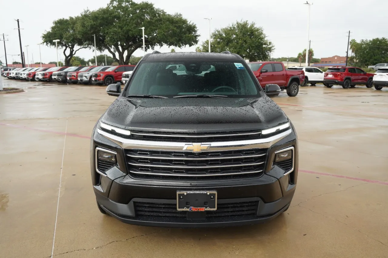 2027 Chevrolet Traverse FWD LT