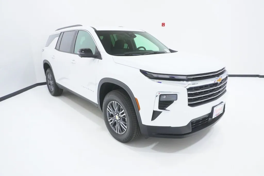 2026 Chevrolet Traverse FWD LT