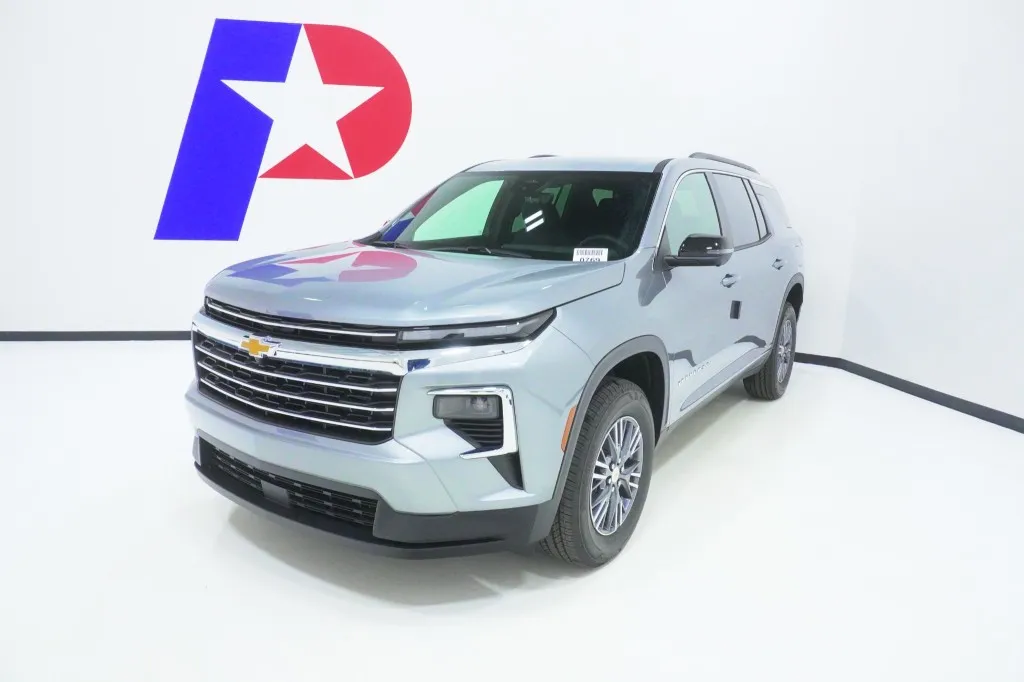 2026 Chevrolet Traverse FWD LT
