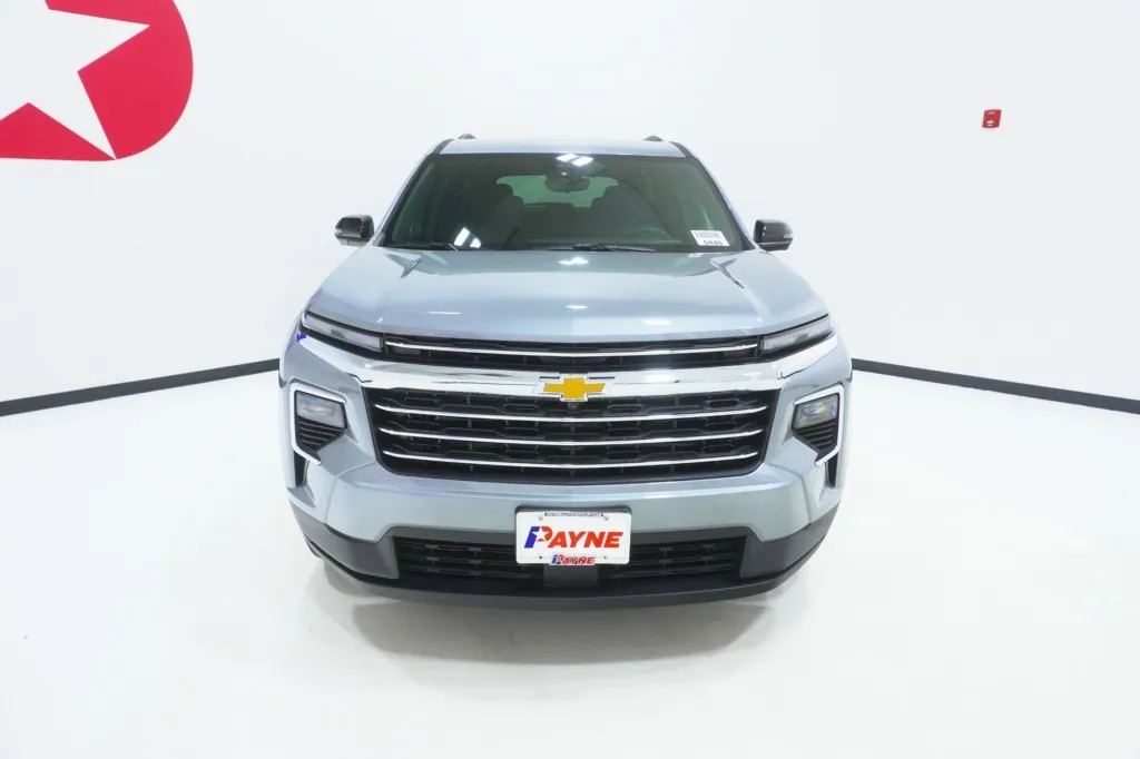 2027 Chevrolet Traverse FWD LT