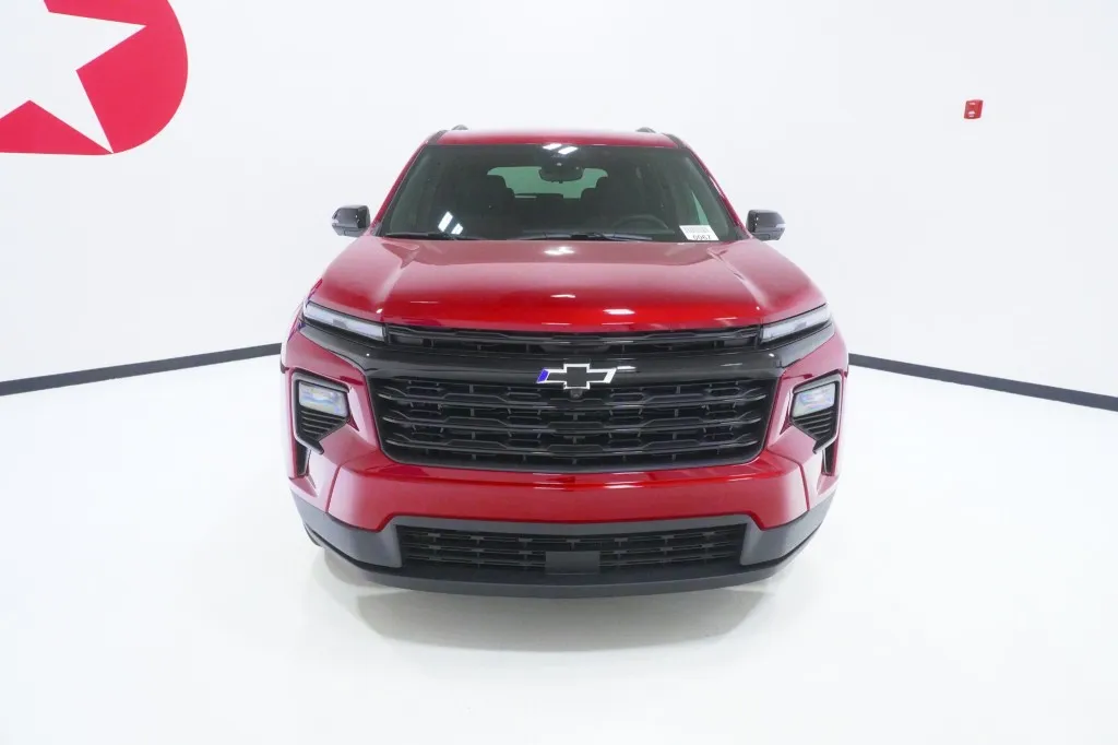 2026 Chevrolet Traverse FWD LT