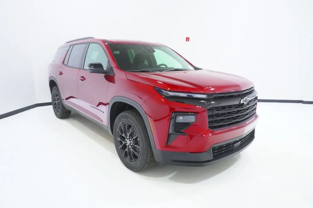 2026 Chevrolet Traverse FWD LT