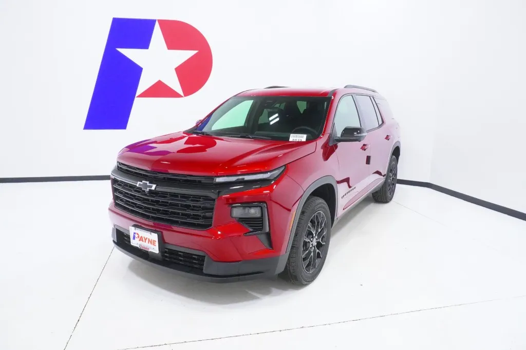 2026 Chevrolet Traverse LT's photo