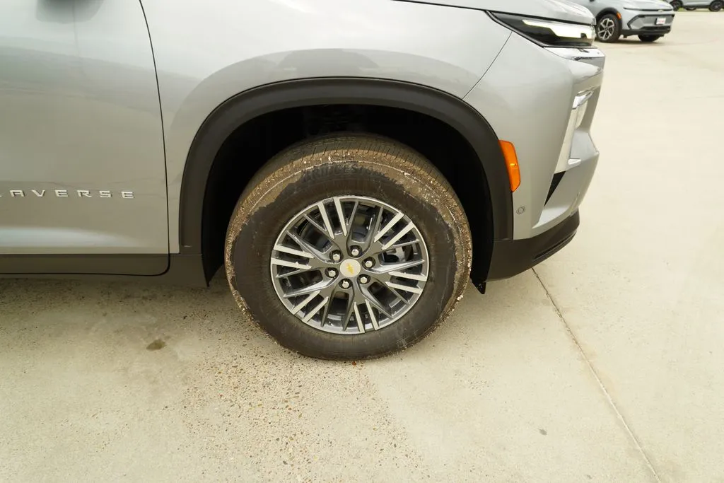 2026 Chevrolet Traverse FWD LT