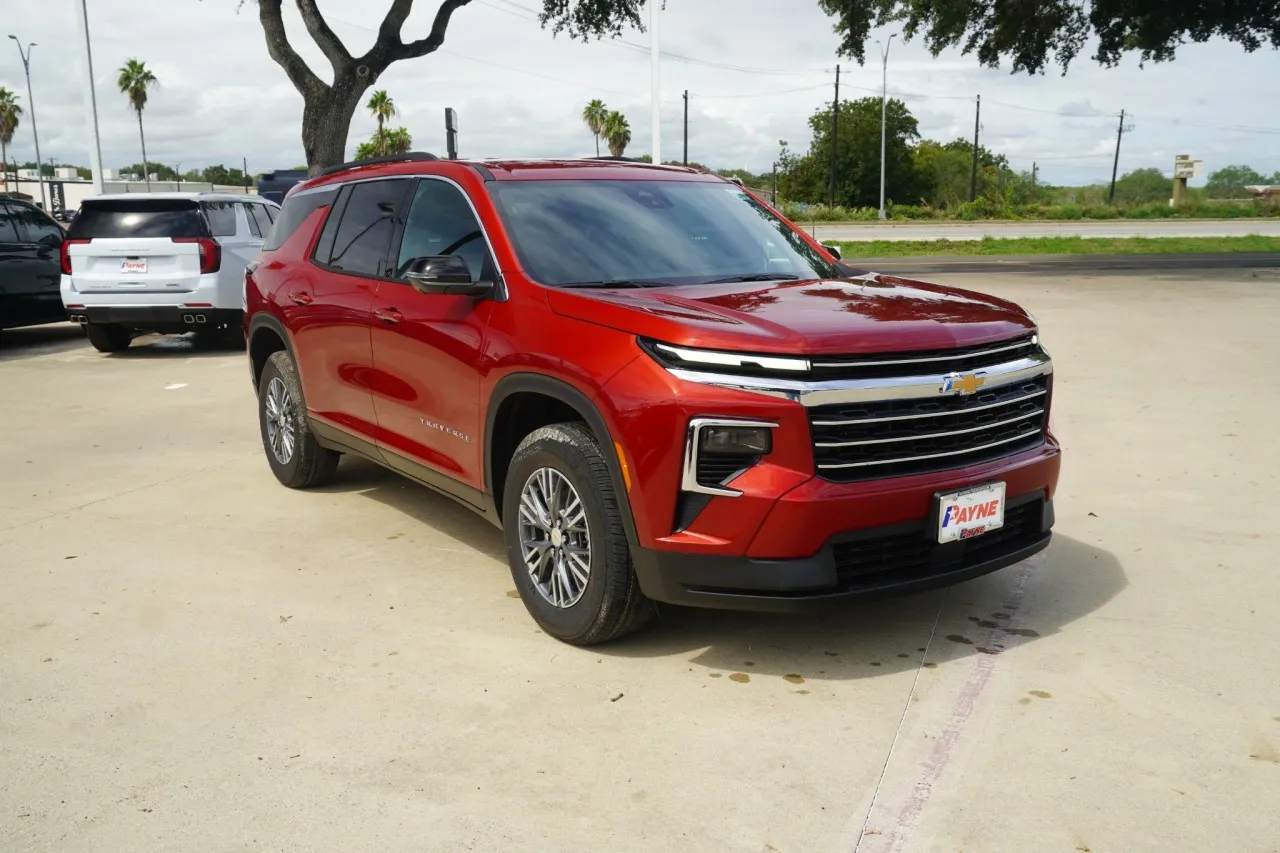 2027 Chevrolet Traverse FWD LT