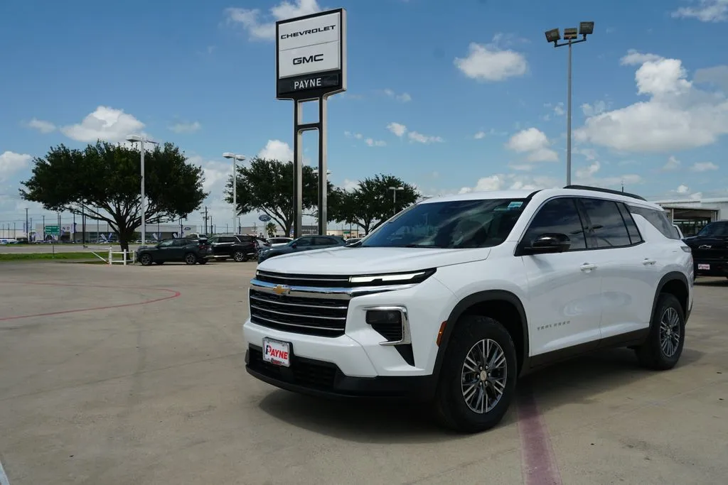 2026 Chevrolet Traverse LT