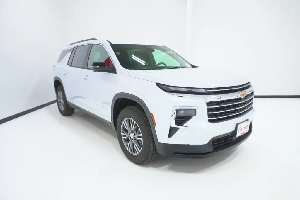 2027 Chevrolet Traverse FWD LT
