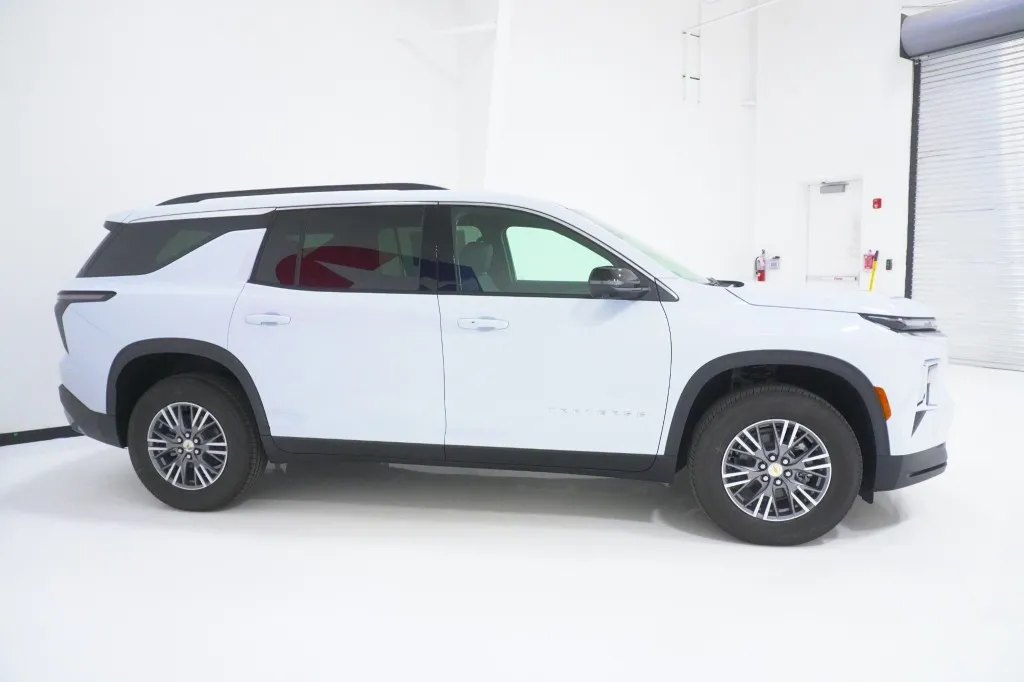 2027 Chevrolet Traverse FWD LT