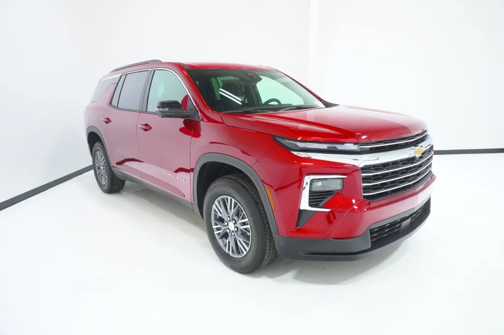 2027 Chevrolet Traverse FWD LT