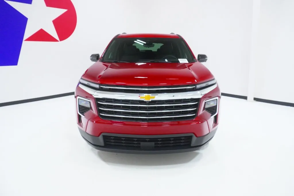 2027 Chevrolet Traverse FWD LT