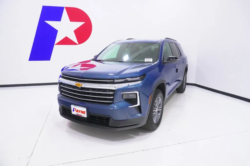 2026 Chevrolet Traverse FWD LT