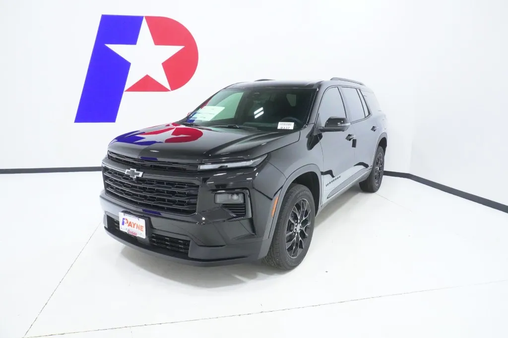 2026 Chevrolet Traverse LT's photo