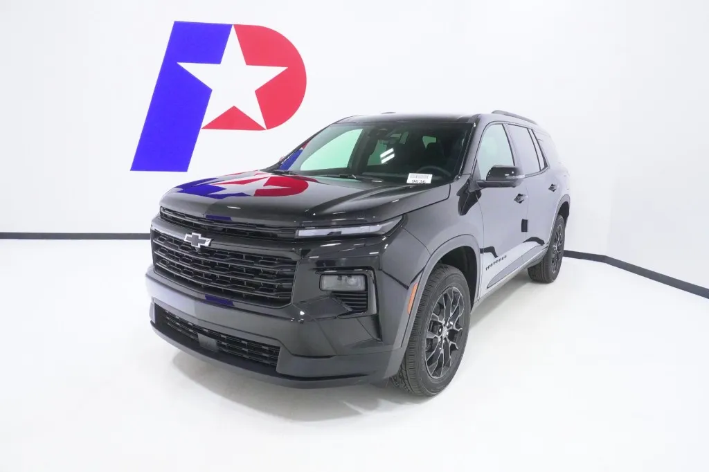 2026 Chevrolet Traverse FWD LT