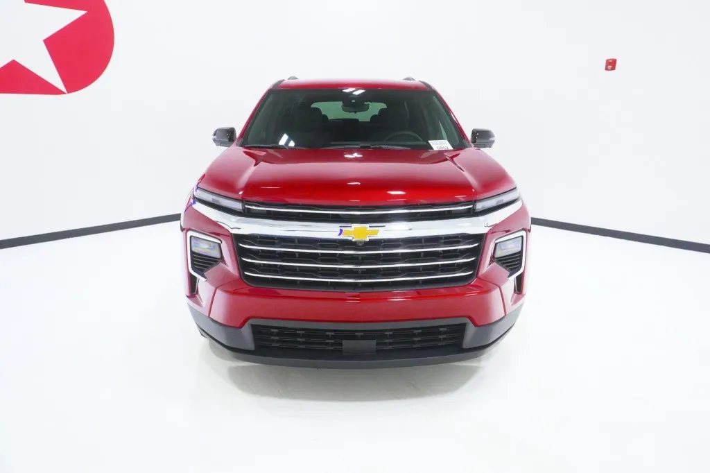 2026 Chevrolet Traverse FWD LT