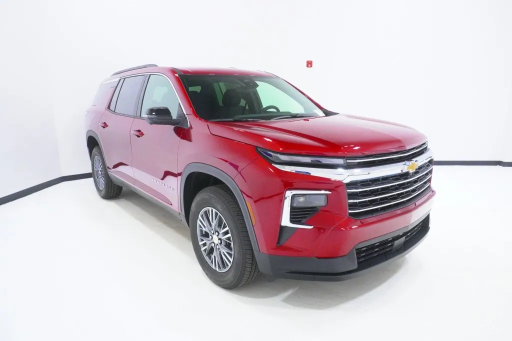 2026 Chevrolet Traverse FWD LT