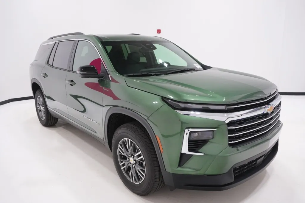 2027 Chevrolet Traverse FWD LT