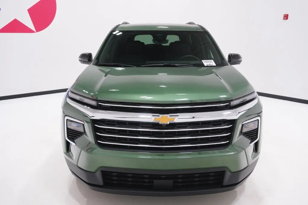 2027 Chevrolet Traverse FWD LT