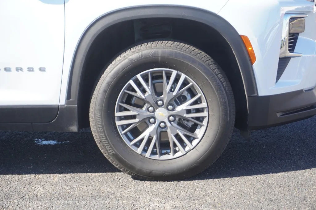 2026 Chevrolet Traverse FWD LT