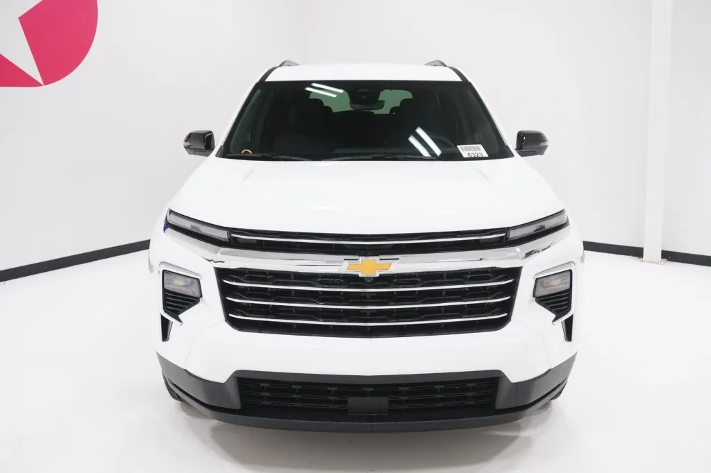 2027 Chevrolet Traverse FWD LT