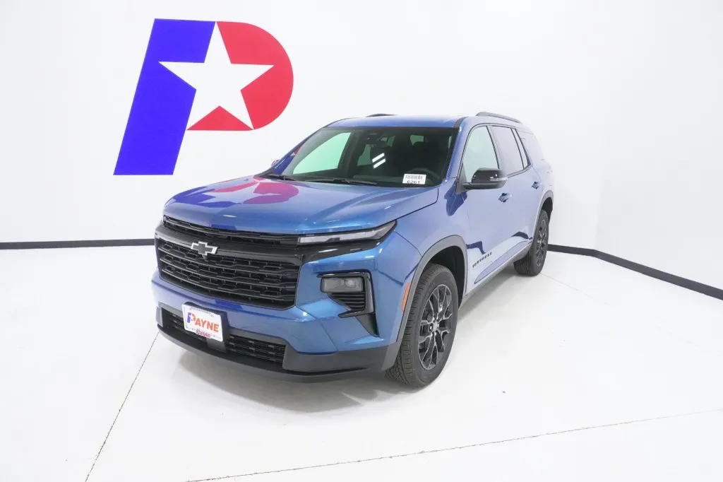 2026 Chevrolet Traverse FWD LT