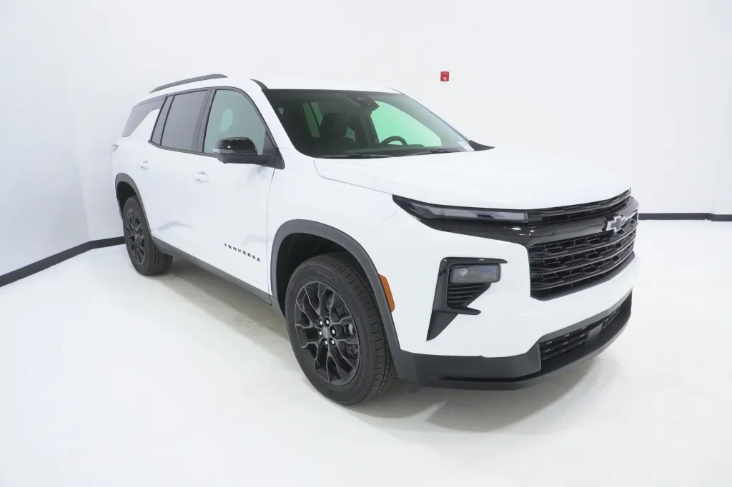 2026 Chevrolet Traverse FWD LT