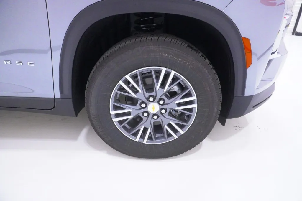 2027 Chevrolet Traverse FWD LT