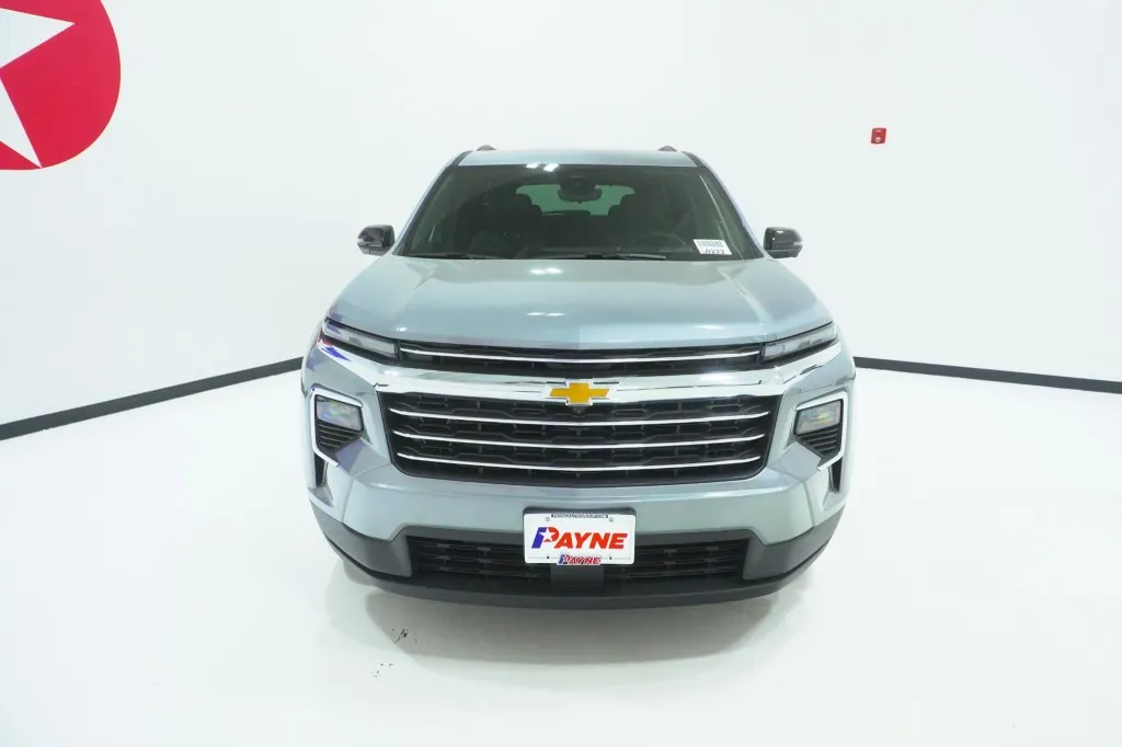 2027 Chevrolet Traverse FWD LT