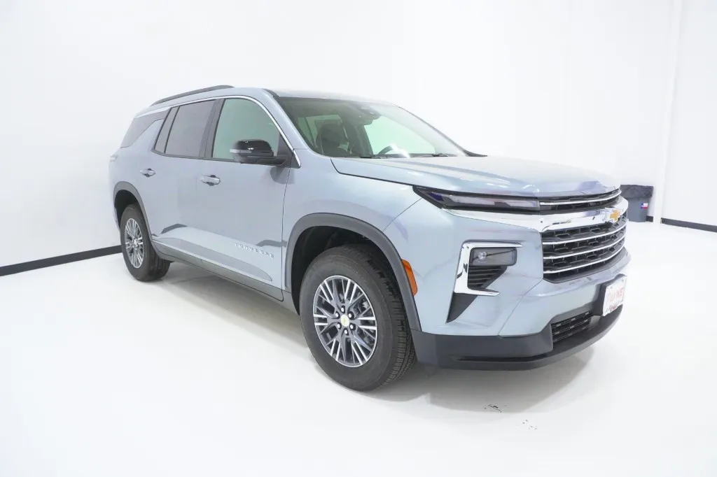 2027 Chevrolet Traverse FWD LT