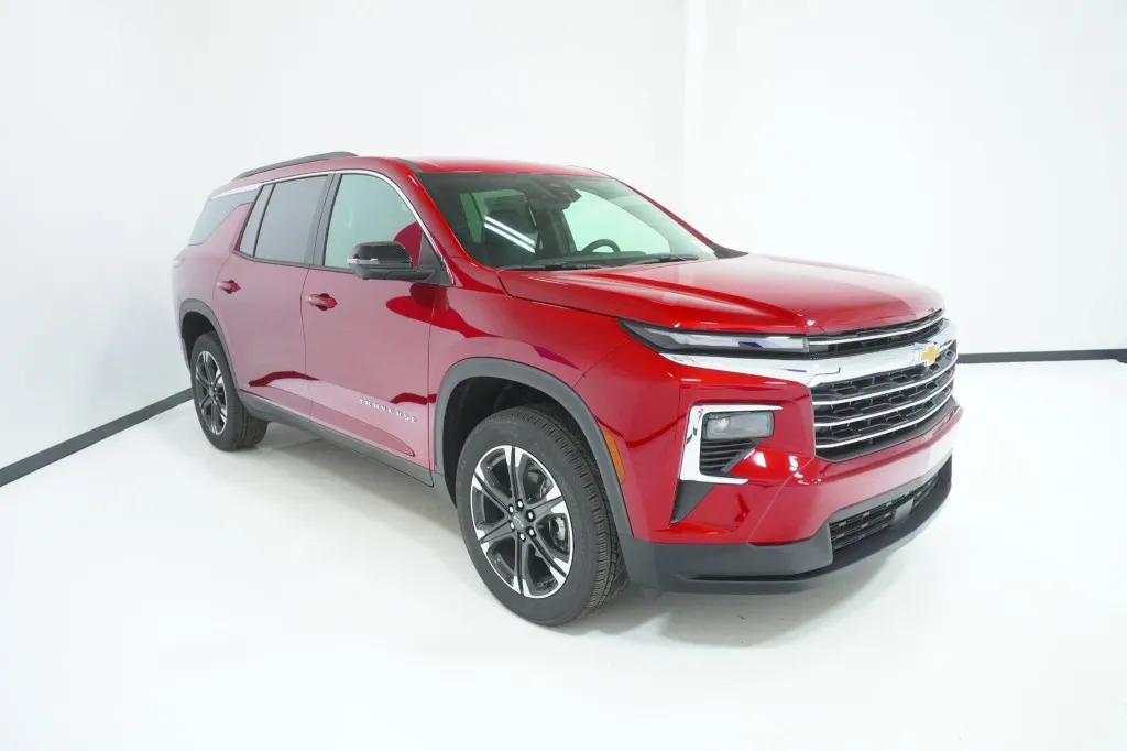 2027 Chevrolet Traverse FWD LT
